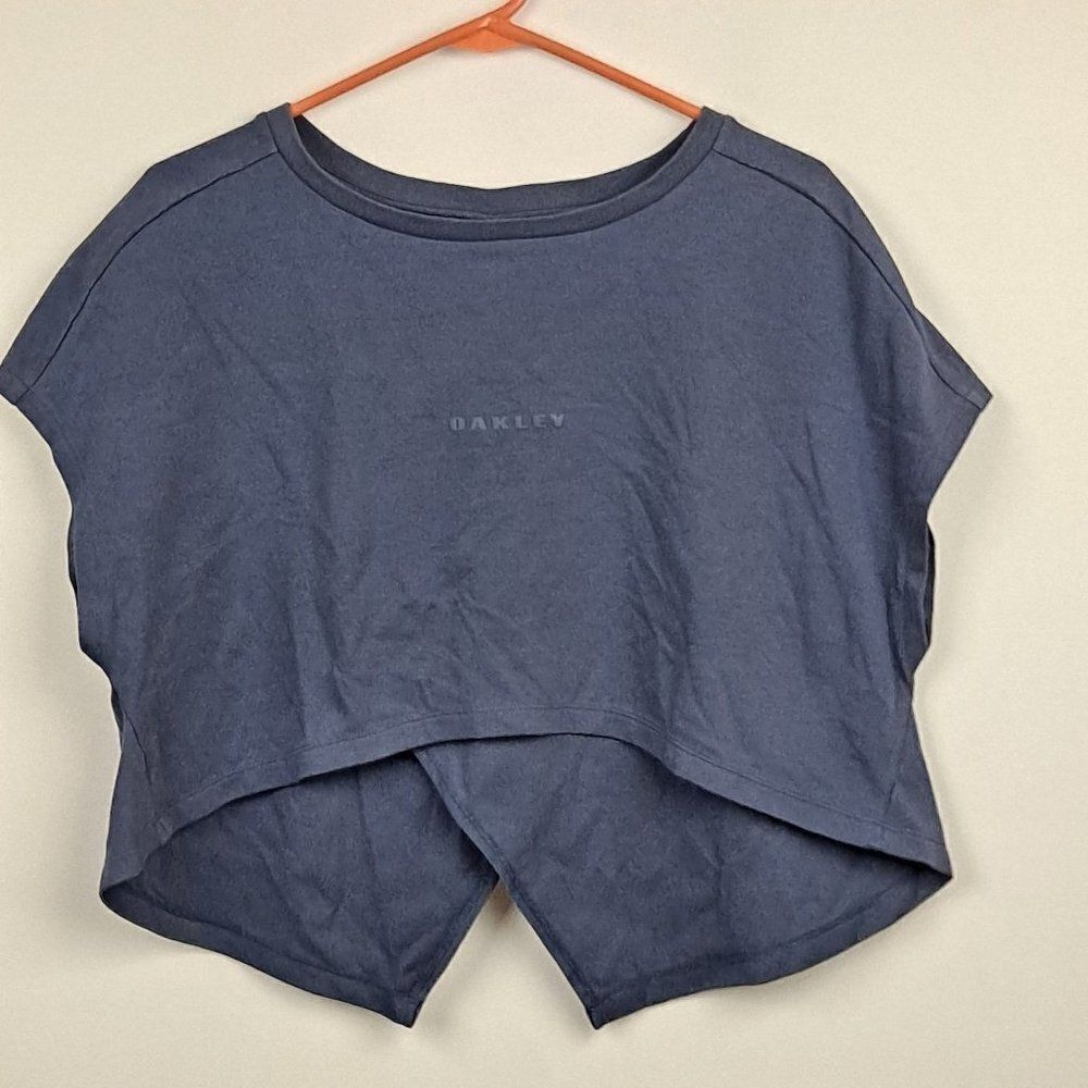 Oakley Luxe Crop top NWT